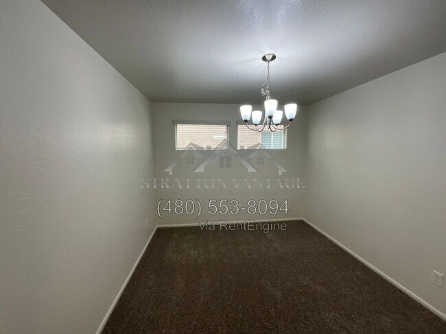 Foto del edificio - 6112 E Paradise Ln