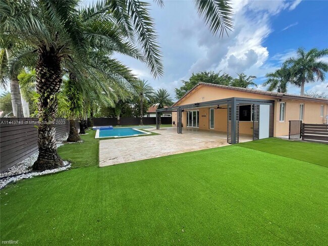 Foto del edificio - 4 br, 3 bath House - 19366 SW 132nd Ave 19366