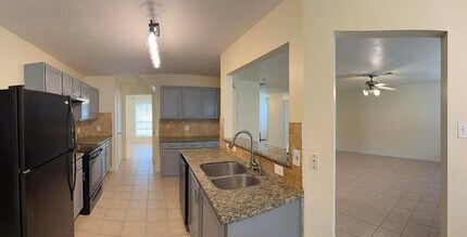 Building Photo - 18403 Willow Moss Dr