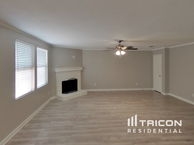 Foto del edificio - 3005 Deer Ridge Dr