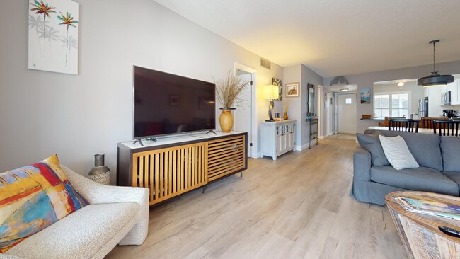 Building Photo - 1856 SW Palm City Rd