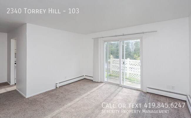 Foto del edificio - 2340 Torrey Hill Dr