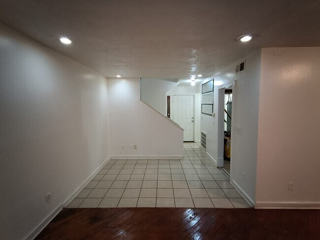 Foto del edificio - 3445 Cobbs Ferry Dr
