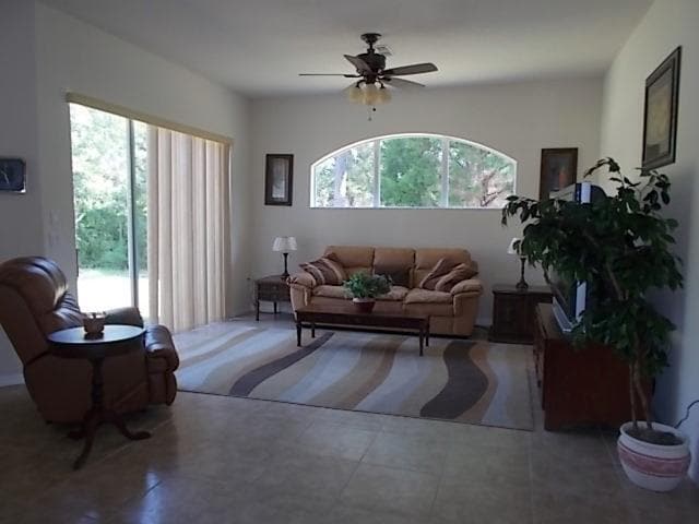 Building Photo - 9 Sycamore Ct E