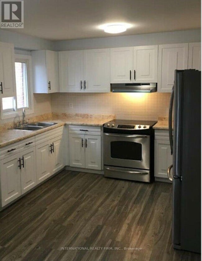 Building Photo - 43 Quaker Ridge Rd