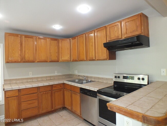 Building Photo - 418 Meritta Ave