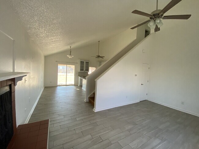 Foto del edificio - 3 bedroom - Allison