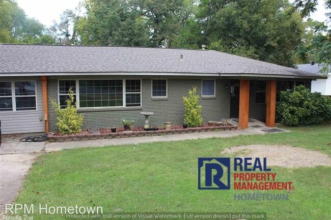 Building Photo - 4 br, 3 bath House - 101 Suburban Drive