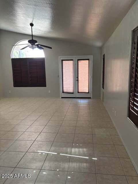 Building Photo - 4556 E Meadow Dr