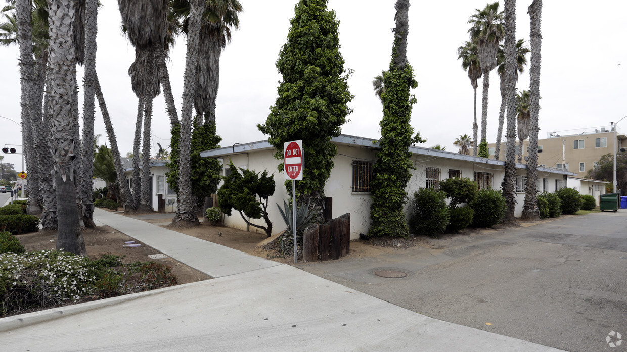 Primary Photo - 209-213 Surfrider Way