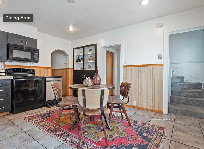 Building Photo - 731 E Roosevelt Ave