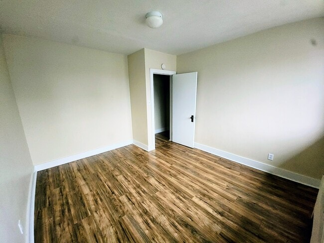 Living Room - 529 S Main St