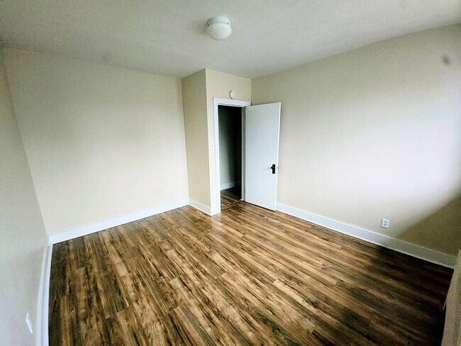 Sala de estar - 529 S Main St