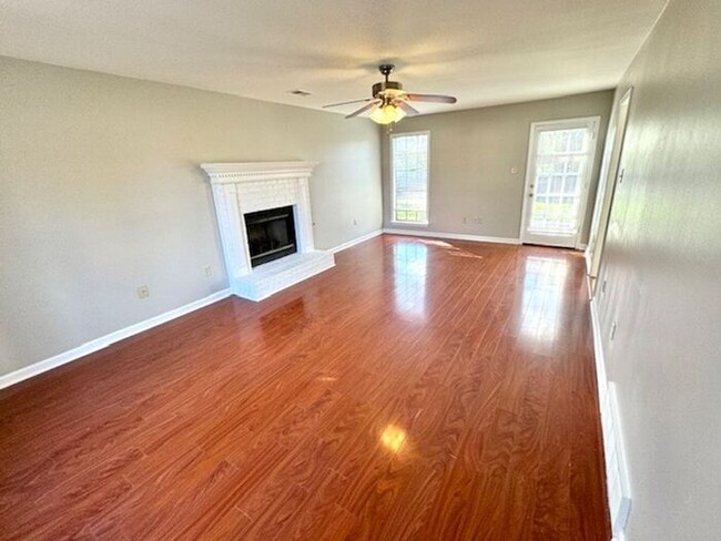Building Photo - Southeast Memphis Remodeled 4 Bedroom 2.5 ...