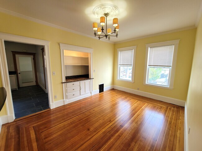 Building Photo - 29 Page St