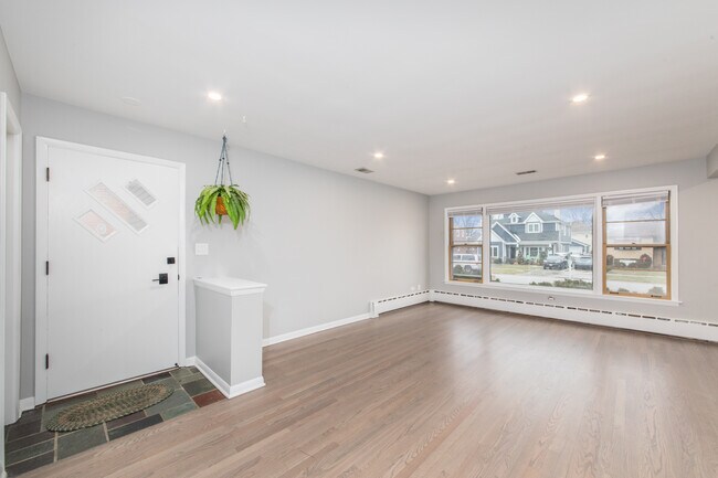 Foto del edificio - 1337 S Fairview Ave