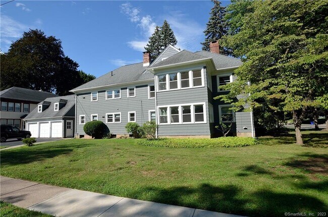 Foto del edificio - 1093 Farmington Ave