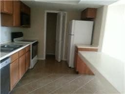 Building Photo - 4444 Victory Dr