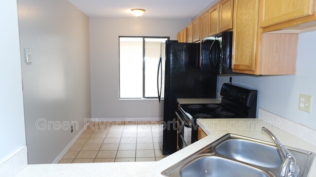 Building Photo - 7701 Baymeadows Cir W