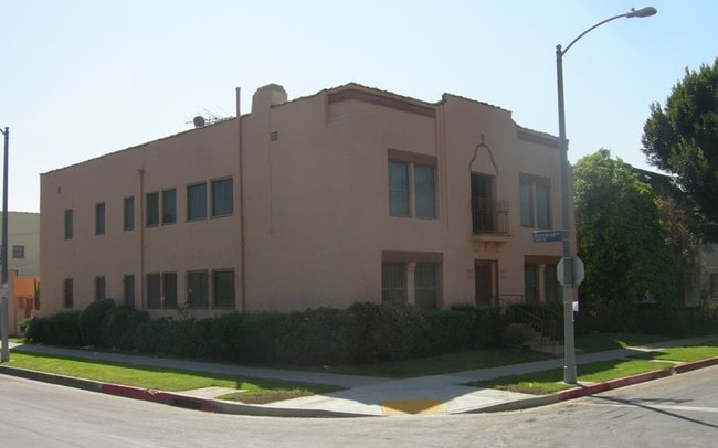 Building Photo - 466 N Orange Grove Ave