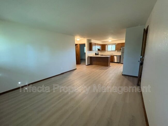 Building Photo - 4957 Basswood Dr