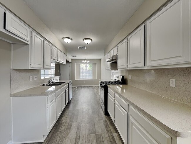 Foto del edificio - 2307 Romayor Ct