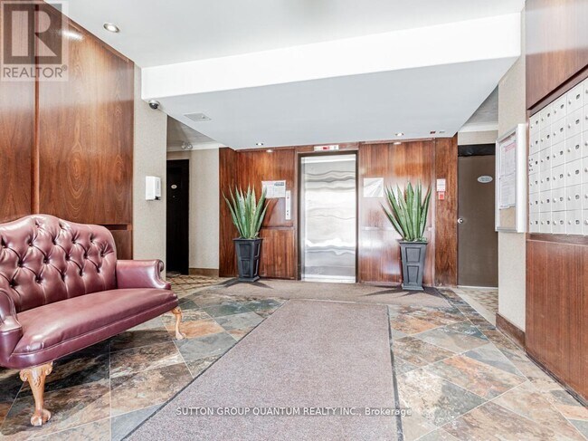 Photo du bâtiment - 2550 Bathurst St