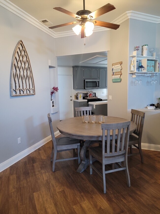 Foto del edificio - 5412 Summer Villa Dr