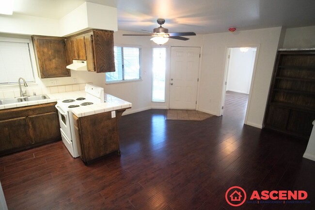 Foto del edificio - Lovely Townhome in Southwest Bakersfield!