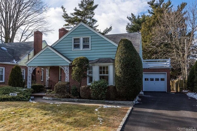 Building Photo - 485 Mineola Blvd