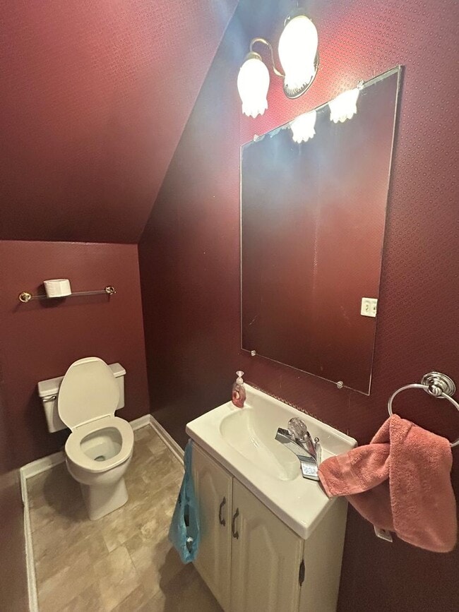 Building Photo - Chapel Hill /Hillsborough St Townhouse