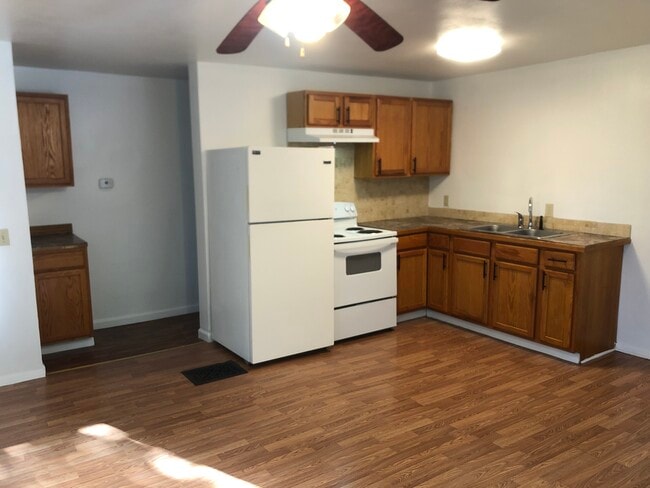 kitchen - 107 W 3rd St