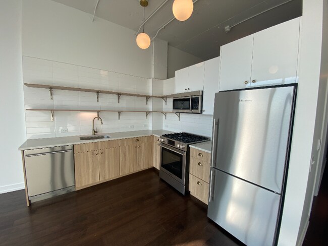 Building Photo - 5056 N Broadway