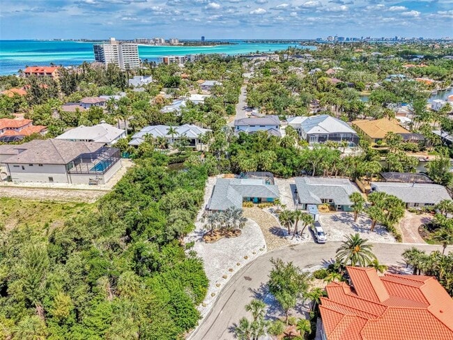 Building Photo - 307 Avenida De Paradisio