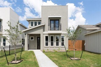 Building Photo - 17 N 15th St