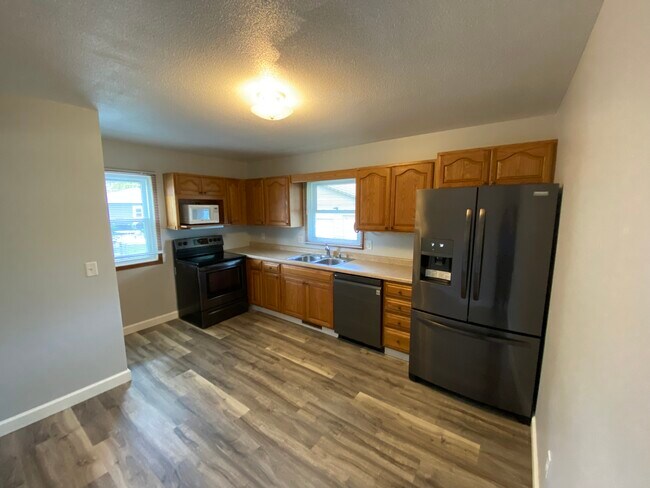 Kitchen - 306 NE 7th St