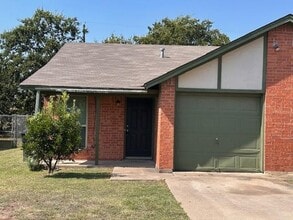 Building Photo - 1909 Starling Ct