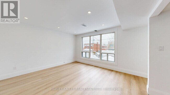 Building Photo - 1252 Davenport Rd