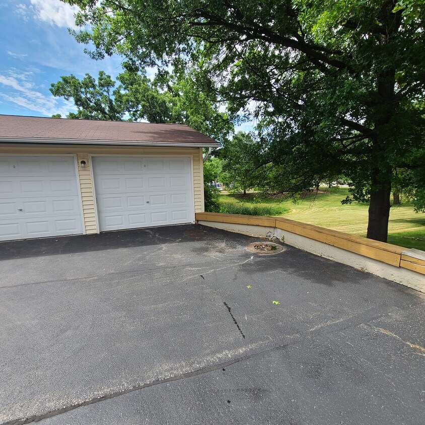 2713 Northcreek Dr Unit 1, Woodridge, IL 60517 Condo for Rent in