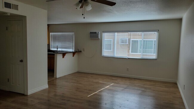 Foto del edificio - 787 N Adele St