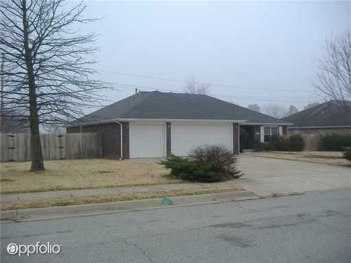 Foto del edificio - 207 NW Freestone Way