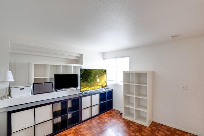 Building Photo - 7305 Calle Cristobal
