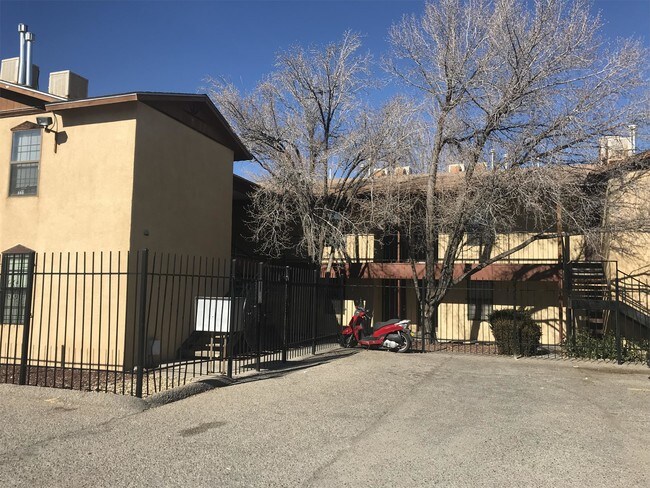 Foto del edificio - 1116 Coal Ave SW