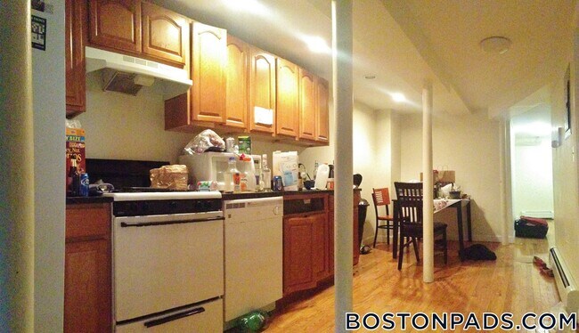 Foto del edificio - 1426 Commonwealth Ave