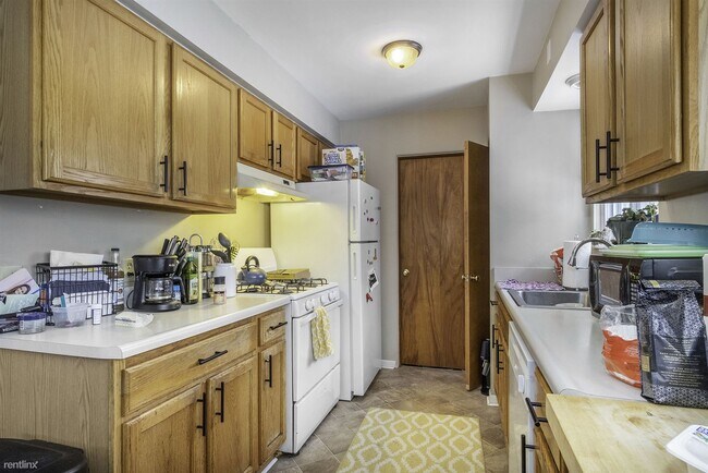 Building Photo - 4 br, 2 bath House - 415 Barber Avenue