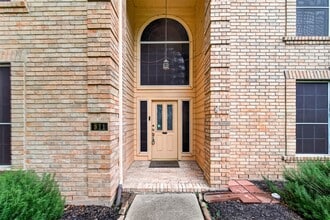 Building Photo - 811 Colony Glen Ct