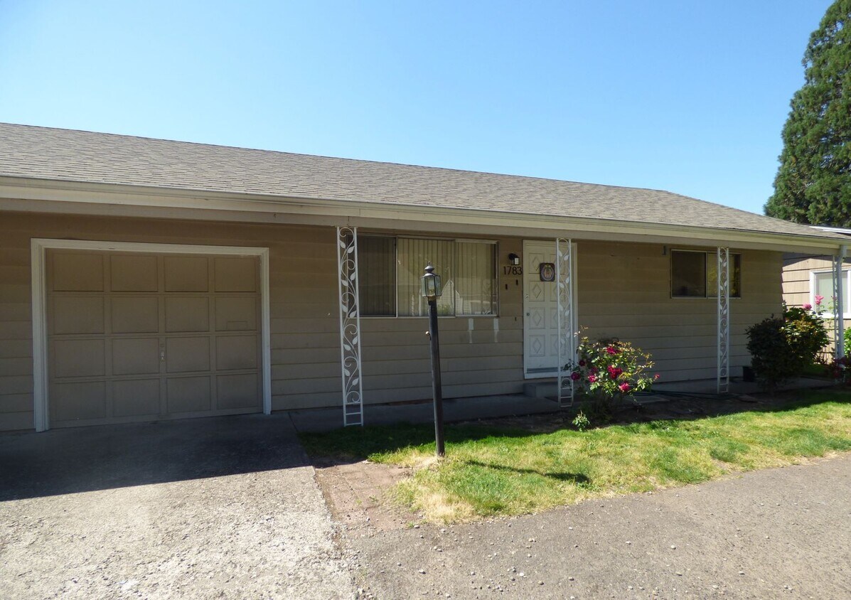 Building Photo - 1781-1783 Park Ave NE Salem, OR 97301