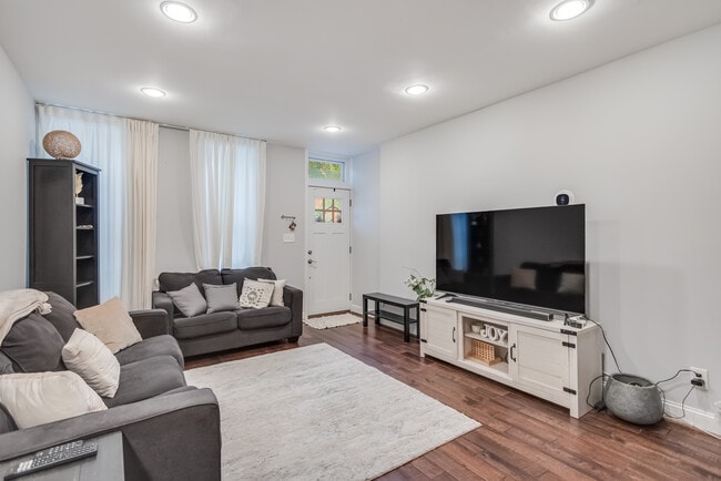 Foto del edificio - 124 N Collington Ave