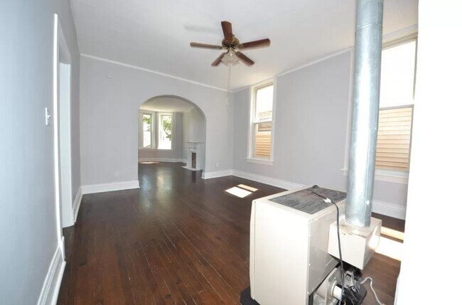 Building Photo - 4540 S Lowe Ave