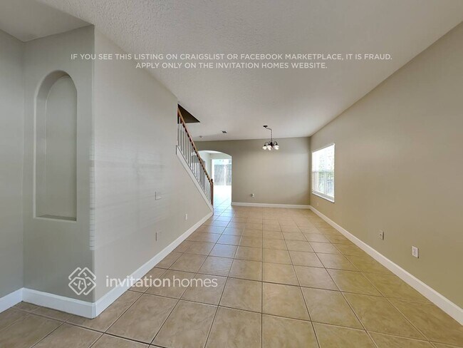 Foto del edificio - 8809 Cameron Crest Dr